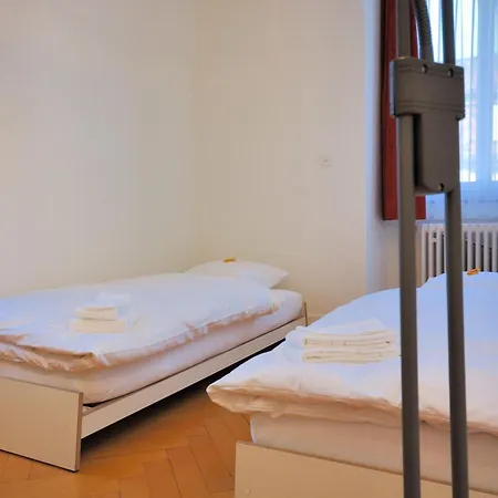 Spacious 2-bedroom Near - Stardust 32 Zürich