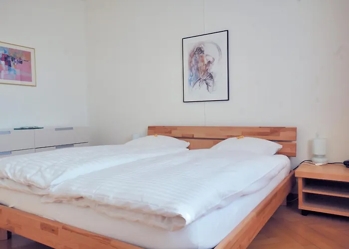 Appartement Spacious 2-bedroom Near - Stardust 32 *