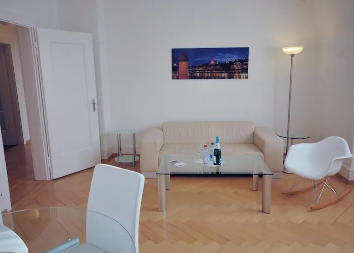 Spacious 2-bedroom Near - Stardust 32 Appartement Zurich