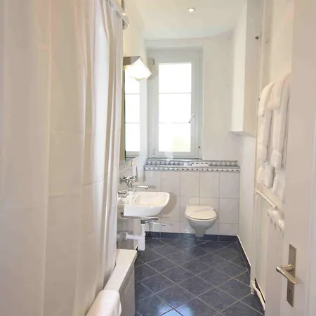 2br Flat Near And - Stardust 22 דירה