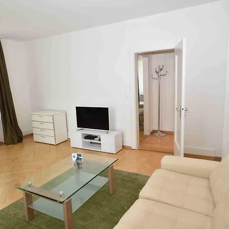 2br Flat Near And - Stardust 22 דירה *