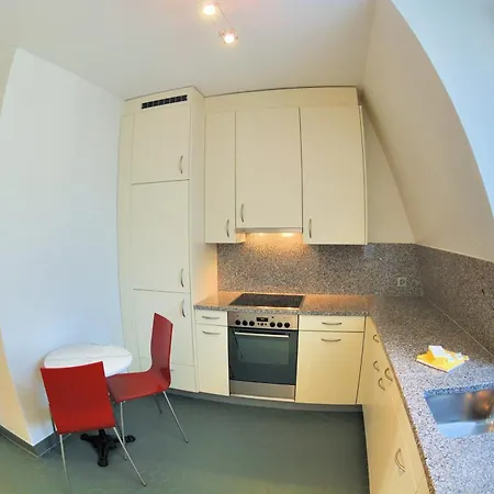Apartman Spacious 2-bedroom Near - Stardust 32 *